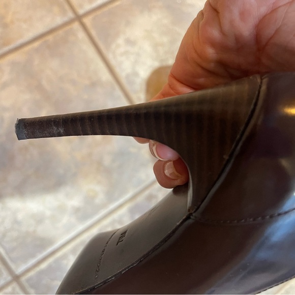 Donald J Pliner Shoes in excellent condition size 7 1/2 M - Picture 2 of 14